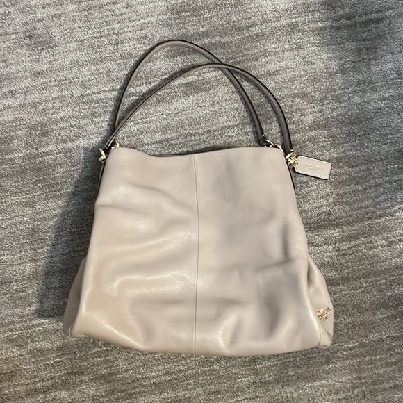 Coach Phoebe Hobo Purse / Gold Hardware / Gray F35723 / Pebbled Leather - Picture 4 of 14